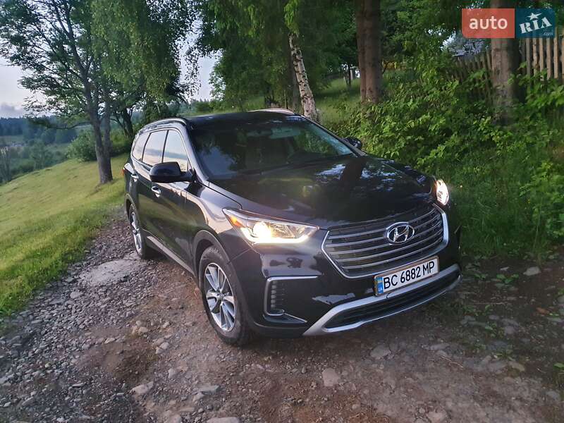 Позашляховик / Кросовер Hyundai Santa FE 2016 в Міжгір'ї