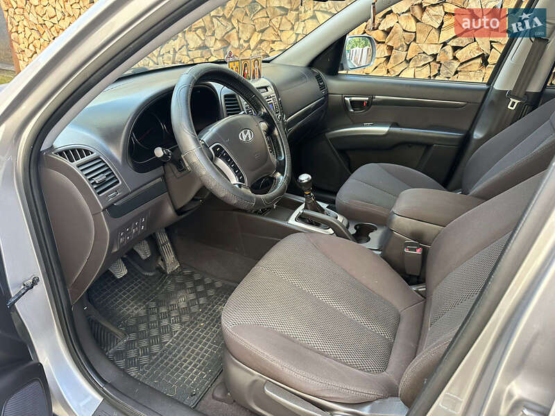 Позашляховик / Кросовер Hyundai Santa FE 2011 в Ужгороді фото 7 Позашляховик / Кросовер Hyundai Santa FE 2011 в Ужгороді