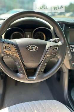 Позашляховик / Кросовер Hyundai Santa FE 2016 в 