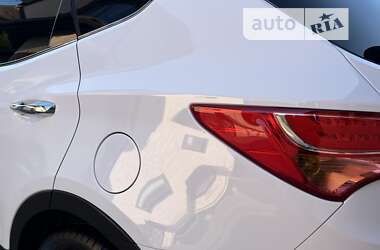 Внедорожник / Кроссовер Hyundai Santa FE 2013 в 