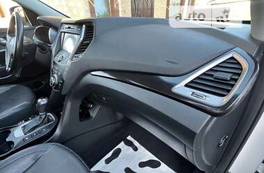 Внедорожник / Кроссовер Hyundai Santa FE 2013 в 