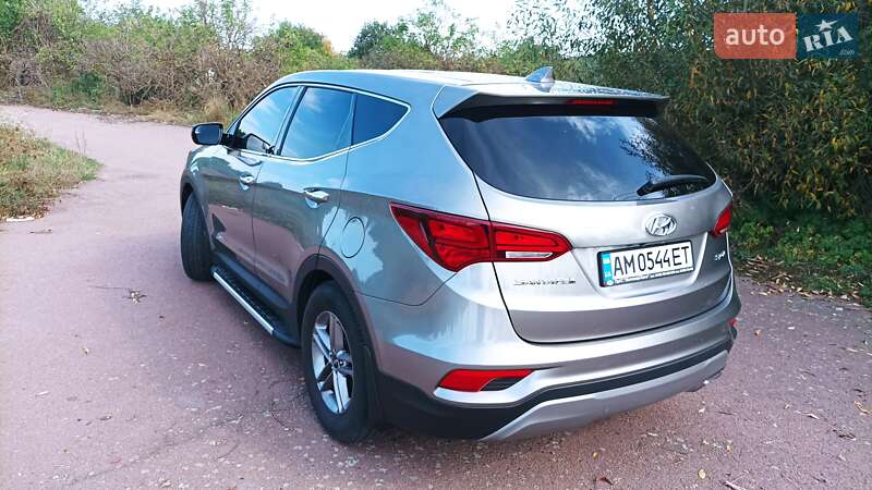 Позашляховик / Кросовер Hyundai Santa FE 2017 в Овручі