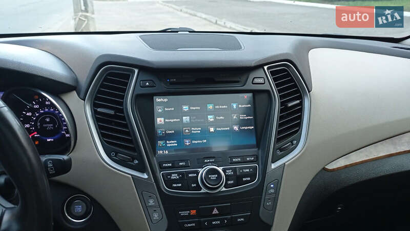 Позашляховик / Кросовер Hyundai Santa FE 2013 в Чернівцях