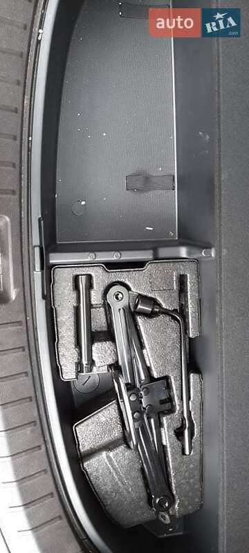 Позашляховик / Кросовер Hyundai Santa FE 2013 в Чернівцях