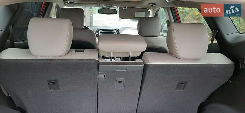 Позашляховик / Кросовер Hyundai Santa FE 2013 в Чернівцях