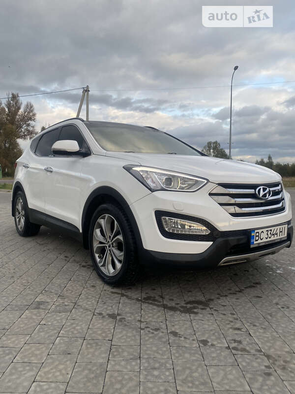 Позашляховик / Кросовер Hyundai Santa FE 2015 в 