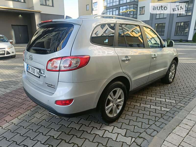 Внедорожник / Кроссовер Hyundai Santa FE 2010 в Ивано-Франковске