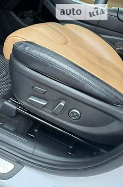 Внедорожник / Кроссовер Hyundai Santa FE 2021 в 