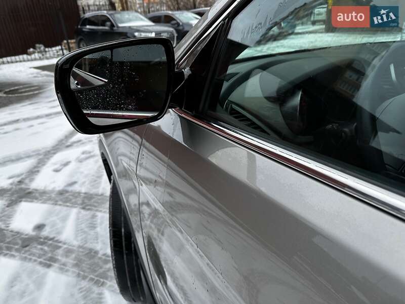 Позашляховик / Кросовер Hyundai Santa FE 2016 в Черкасах