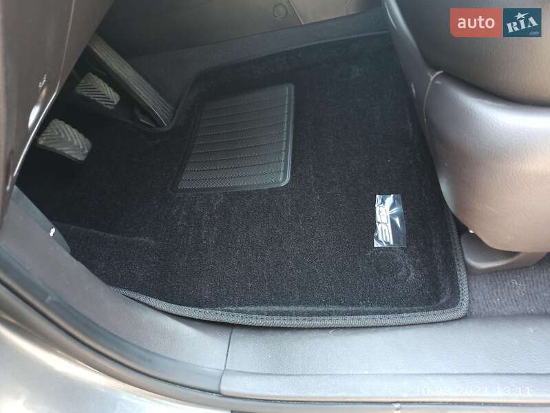 Позашляховик / Кросовер Hyundai Santa FE 2012 в Броварах