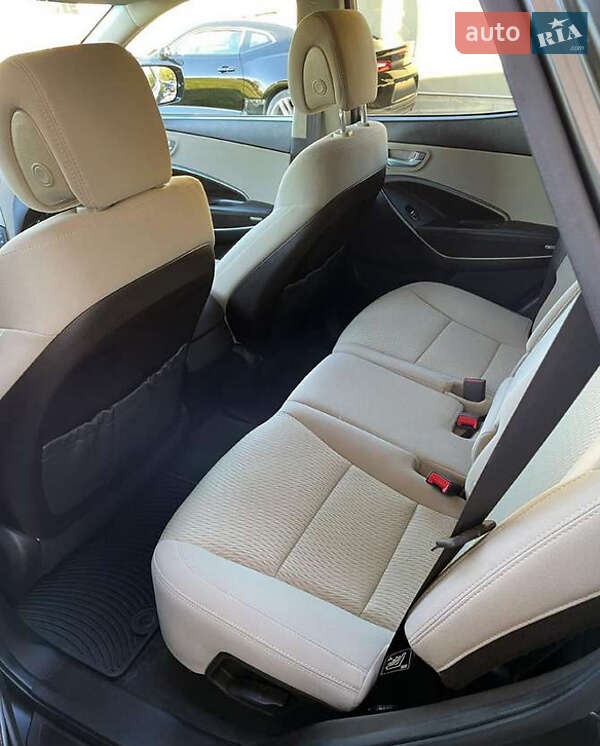 Позашляховик / Кросовер Hyundai Santa FE 2017 в Львові