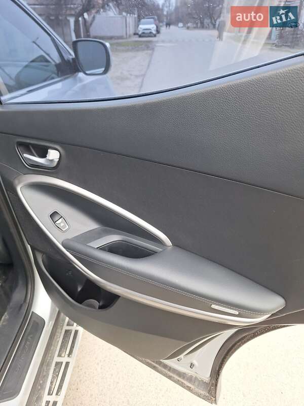 Позашляховик / Кросовер Hyundai Santa FE 2014 в Дніпрі