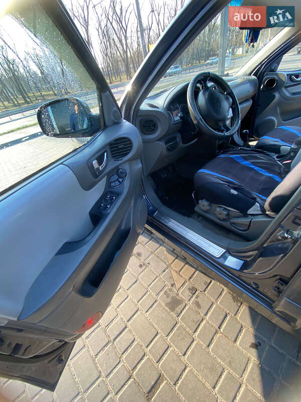 Позашляховик / Кросовер Hyundai Santa FE 2005 в Дніпрі