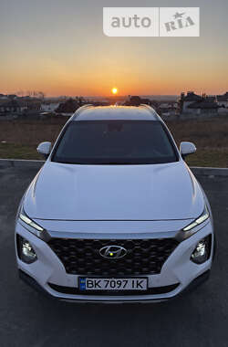 Внедорожник / Кроссовер Hyundai Santa FE 2018 в Ровно