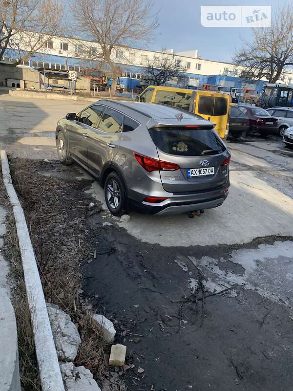 Внедорожник / Кроссовер Hyundai Santa FE 2018 в Харькове