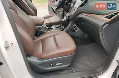 Внедорожник / Кроссовер Hyundai Santa FE 2016 в 