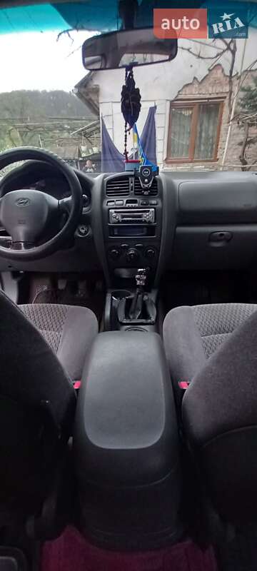 Позашляховик / Кросовер Hyundai Santa FE 2003 в Перечині