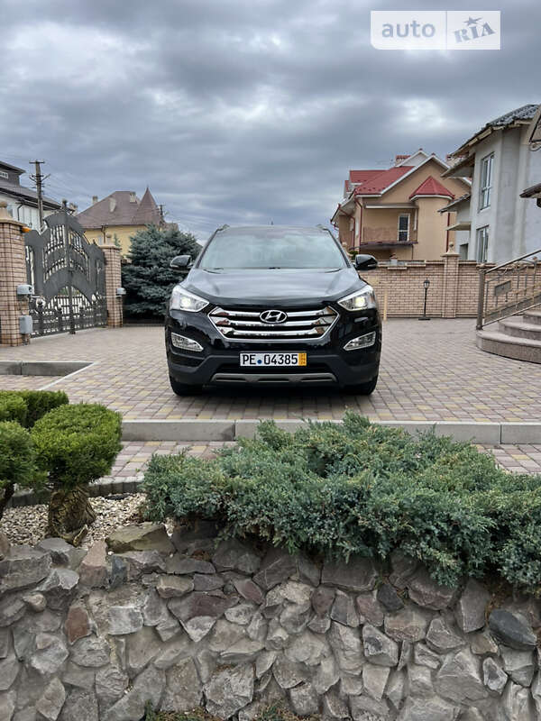 Внедорожник / Кроссовер Hyundai Santa FE 2015 в Черновцах