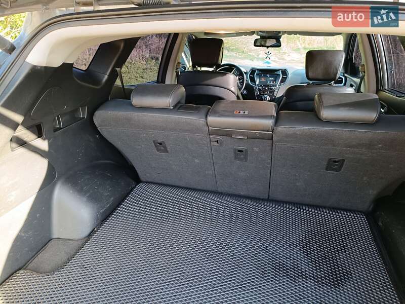 Внедорожник / Кроссовер Hyundai Santa FE 2016 в Житомире