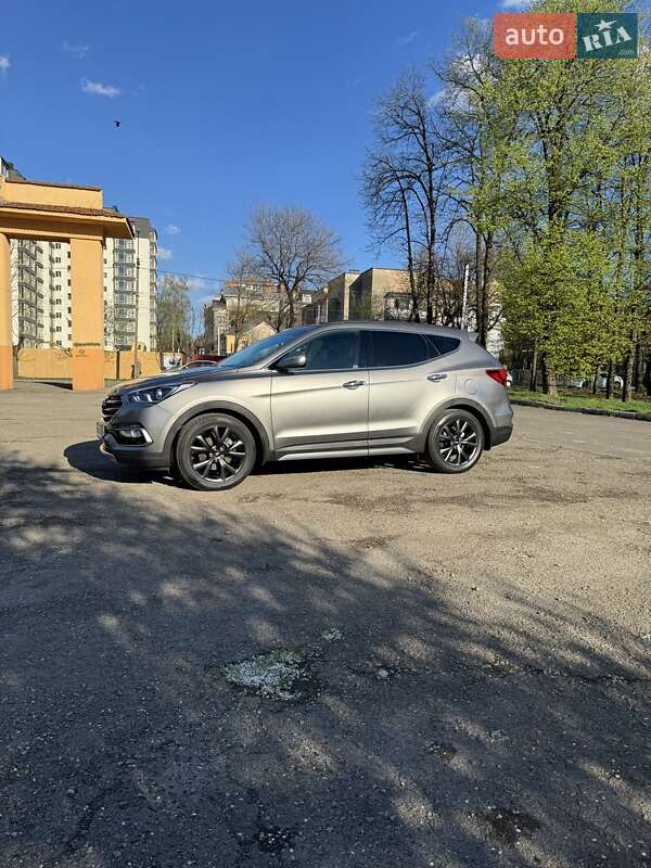 Позашляховик / Кросовер Hyundai Santa FE 2016 в Івано-Франківську
