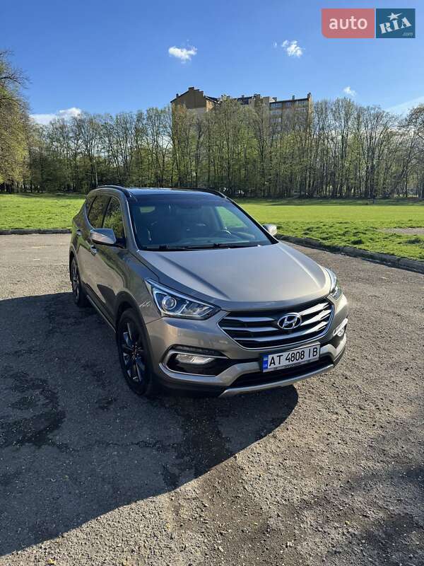 Позашляховик / Кросовер Hyundai Santa FE 2016 в Івано-Франківську