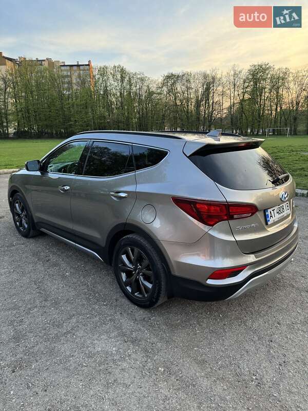 Позашляховик / Кросовер Hyundai Santa FE 2016 в Івано-Франківську