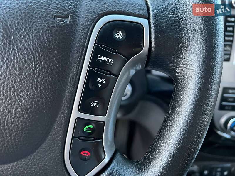 Позашляховик / Кросовер Hyundai Santa FE 2011 в Луцьку