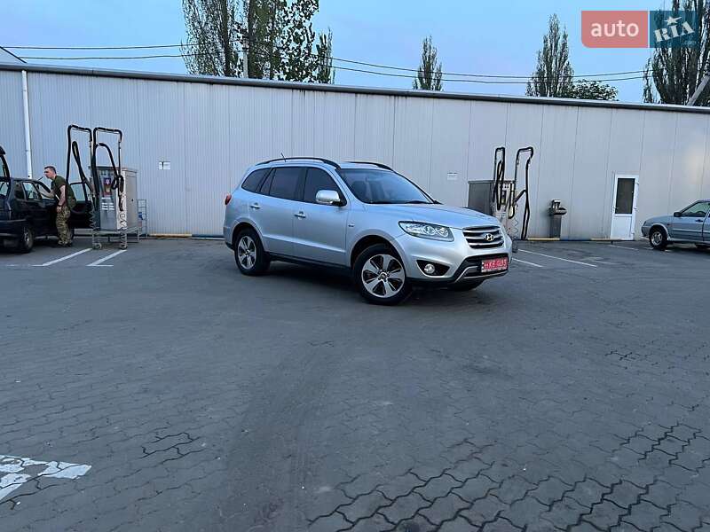 Позашляховик / Кросовер Hyundai Santa FE 2011 в Луцьку