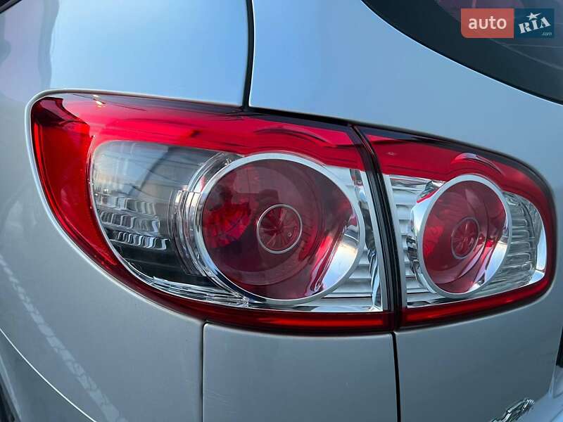 Позашляховик / Кросовер Hyundai Santa FE 2011 в Луцьку