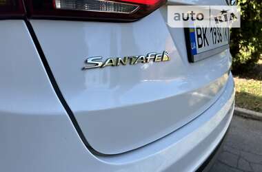 Внедорожник / Кроссовер Hyundai Santa FE 2015 в Ровно