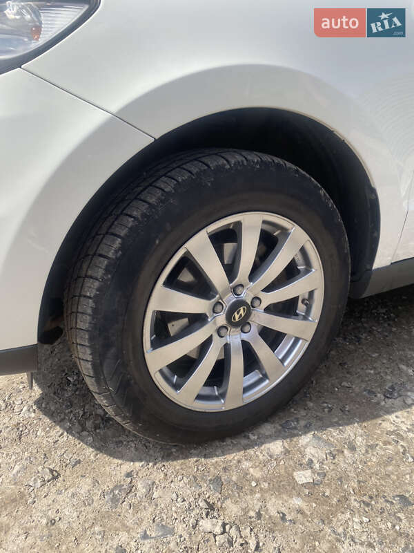 Внедорожник / Кроссовер Hyundai Santa FE 2010 в Хмельницком