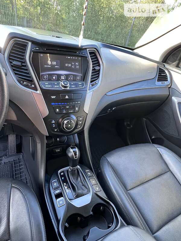 Позашляховик / Кросовер Hyundai Santa FE 2015 в Івано-Франківську