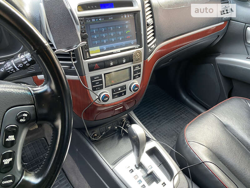 Позашляховик / Кросовер Hyundai Santa FE 2006 в Чернівцях