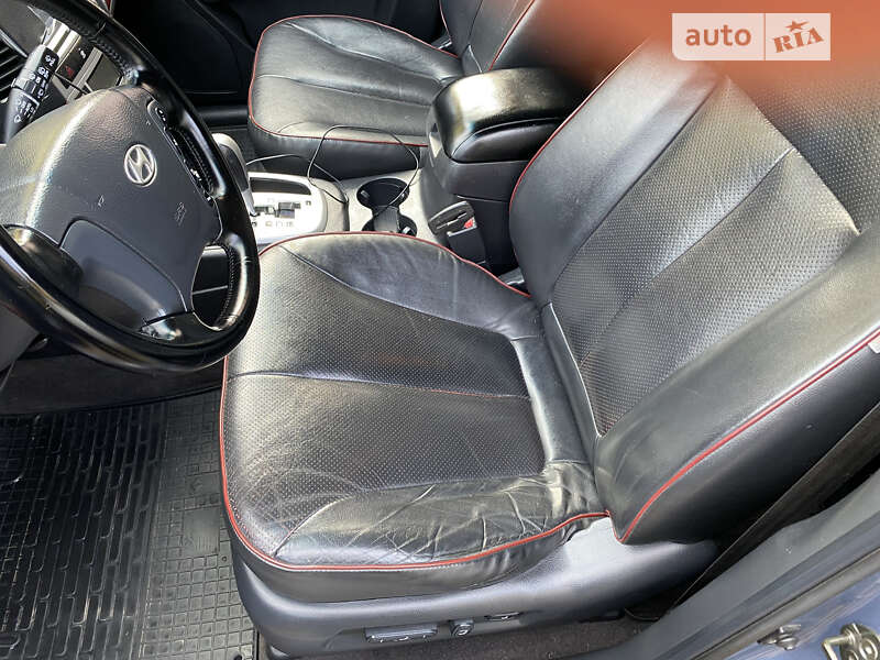 Позашляховик / Кросовер Hyundai Santa FE 2006 в Чернівцях