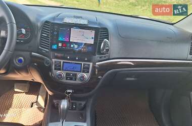 Внедорожник / Кроссовер Hyundai Santa FE 2011 в 