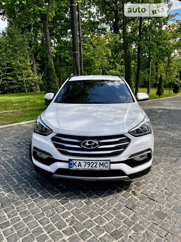 Внедорожник / Кроссовер Hyundai Santa FE 2016 в Киеве
