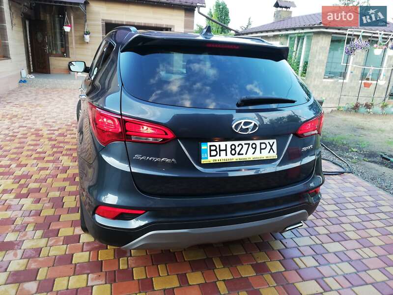 Внедорожник / Кроссовер Hyundai Santa FE 2016 в Великой Михайловке