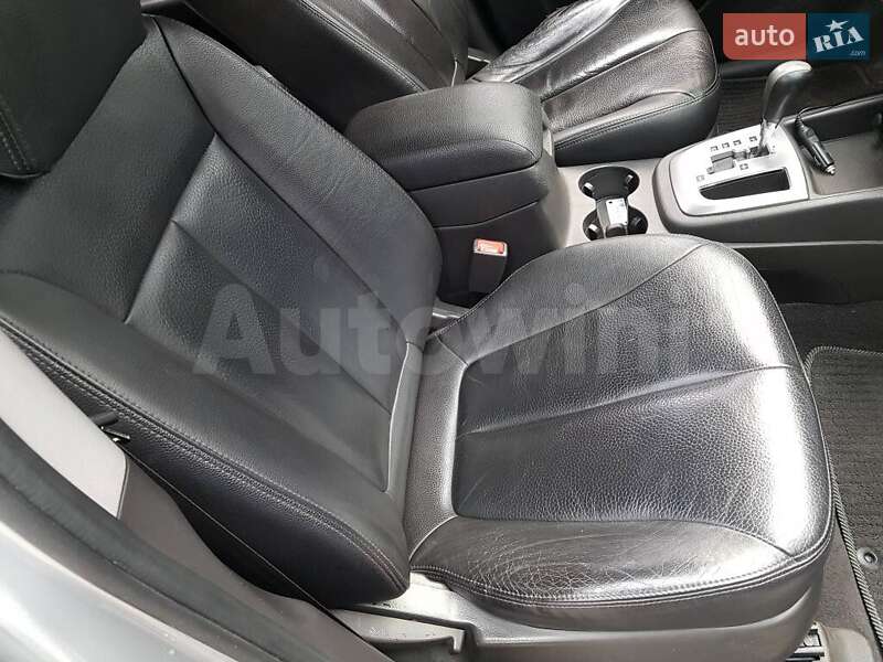 Внедорожник / Кроссовер Hyundai Santa FE 2010 в Сумах