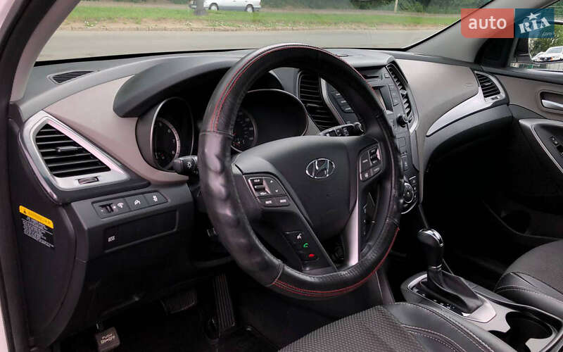 Позашляховик / Кросовер Hyundai Santa FE 2015 в Львові