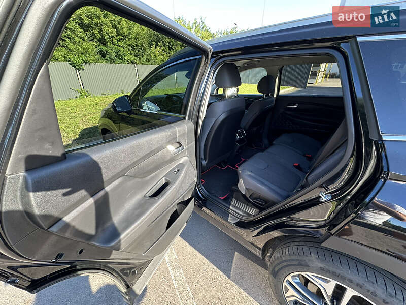 Внедорожник / Кроссовер Hyundai Santa FE 2019 в Ровно