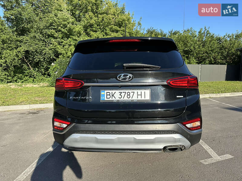 Внедорожник / Кроссовер Hyundai Santa FE 2019 в Ровно