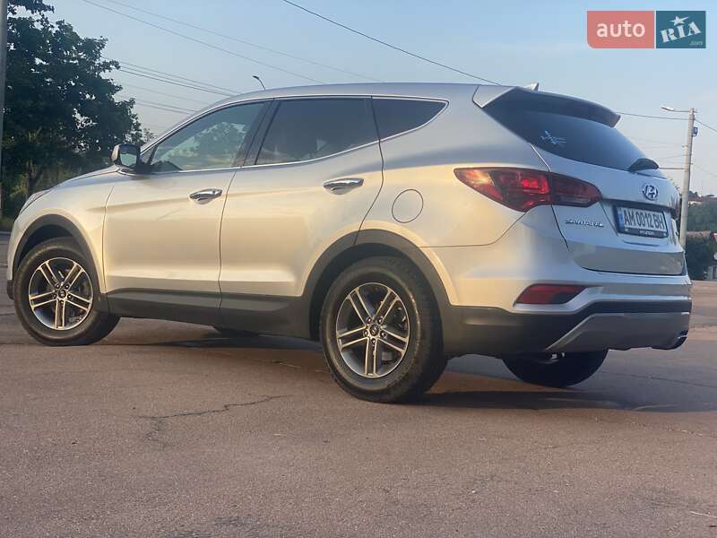 Позашляховик / Кросовер Hyundai Santa FE 2017 в Житомирі