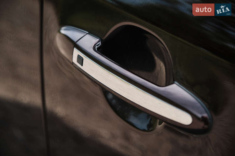 Позашляховик / Кросовер Hyundai Santa FE 2011 в Ужгороді