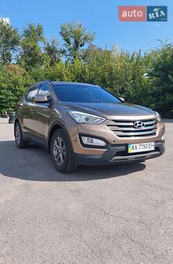 Позашляховик / Кросовер Hyundai Santa FE 2014 в 