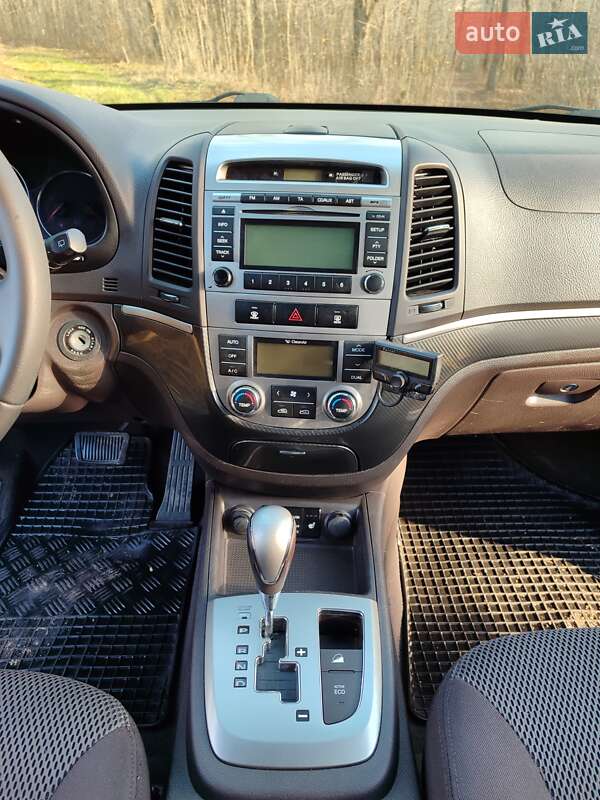 Позашляховик / Кросовер Hyundai Santa FE 2011 в Кельменцях