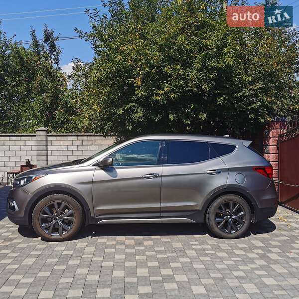 Внедорожник / Кроссовер Hyundai Santa FE 2017 в Киеве