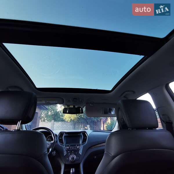 Внедорожник / Кроссовер Hyundai Santa FE 2017 в Киеве