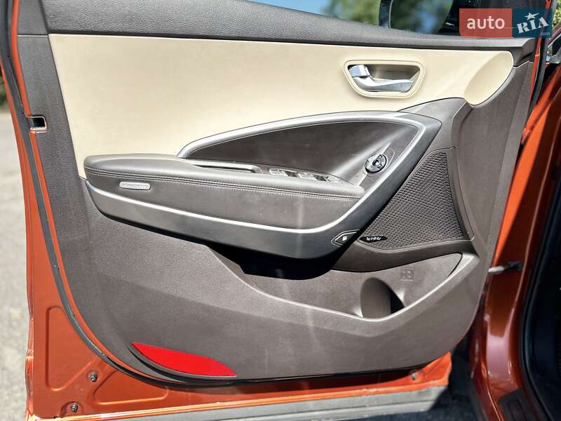 Внедорожник / Кроссовер Hyundai Santa FE 2014 в Хороле