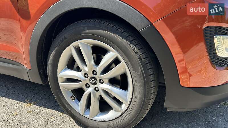 Внедорожник / Кроссовер Hyundai Santa FE 2014 в Хороле