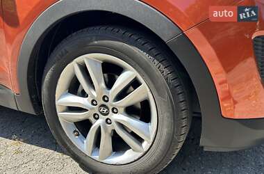 Внедорожник / Кроссовер Hyundai Santa FE 2014 в 